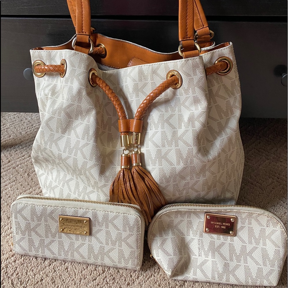 Michael Kors Tote, wallet and makeup bag
